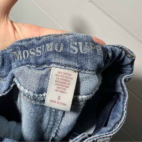 Girl’s distressed Mossimo supply co jeans - Picture 7 of 7
